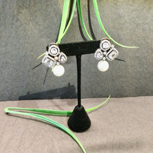 TD1682 EARRING