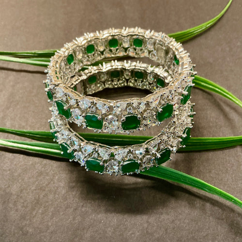 RK96 BRACELET EMERALD CZ PAIR 2.4