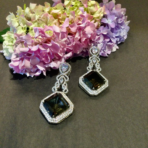 OP972 EARRING AD LONG WINE