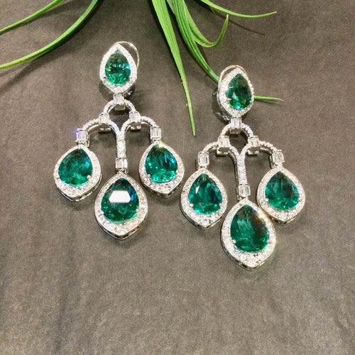 GA820 EARRING CZ CHANDELIER EMERALD GREEN