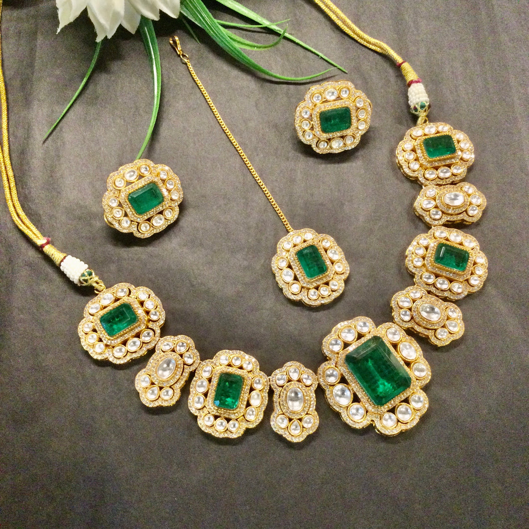 OP947 LEGACY ANTIQUE GOLD NECKLACE SET WITH DOUBLET STONES AND TIKKA AND EARRINGS GREEN