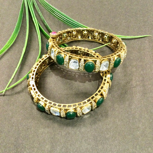 OP1029 BRACELET KUNDAN GREEN PAIR 2.4