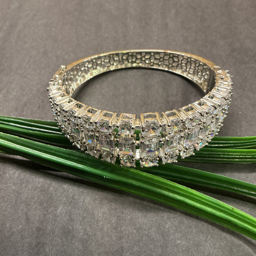 RK108 BRACELET SINGLE 3 LINE CZ GRADED 2.2