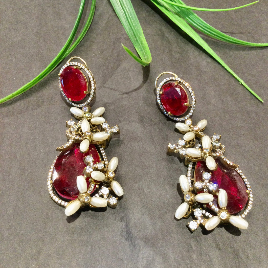 SG4109 EARRING  CZ ANTIQUE RED WITH WHITE FLOWERS LONG