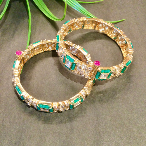 SG4017 BRACELET SQUARE KUNDAN AD GREEN PAIR SIZE 2.0