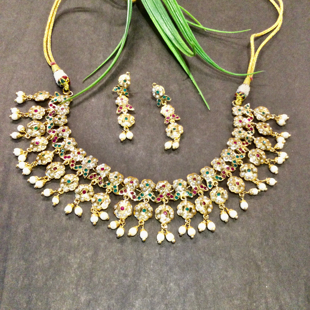 SG4219 LEGACY JADAU FLOWER NECKLAE SET IN RED AND GREEN WITH SMALL HANGING PEARLS
