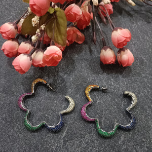 PP6992 EARRING WAVE HOOPS