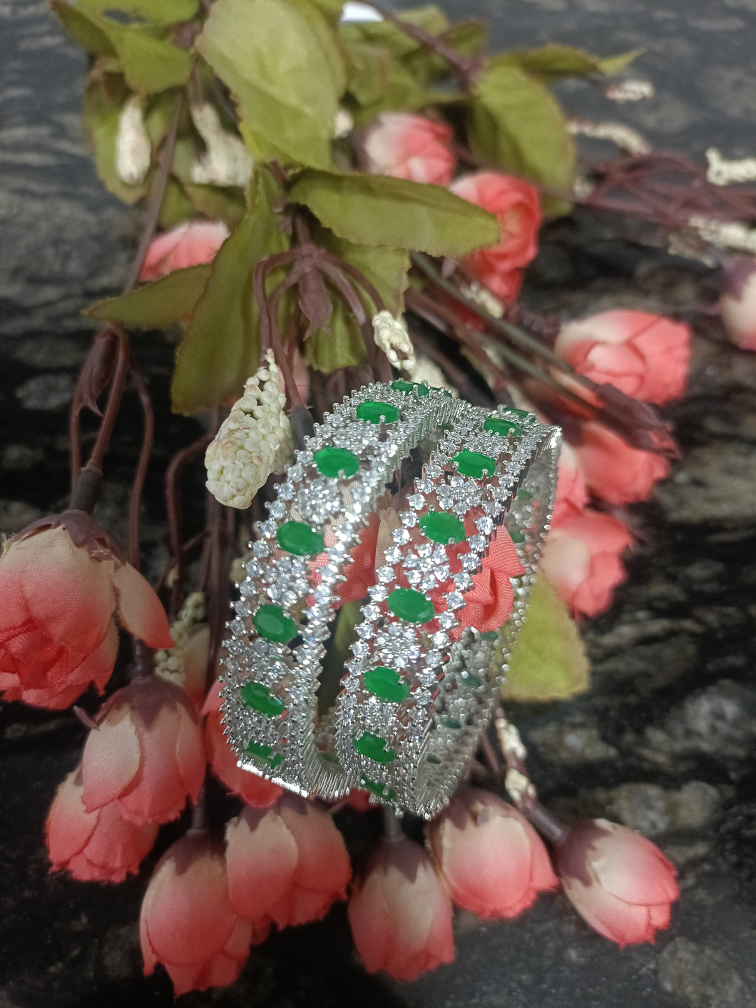 PP7235 BRACELET EMERALD CZ PAIR SIZE 2.2