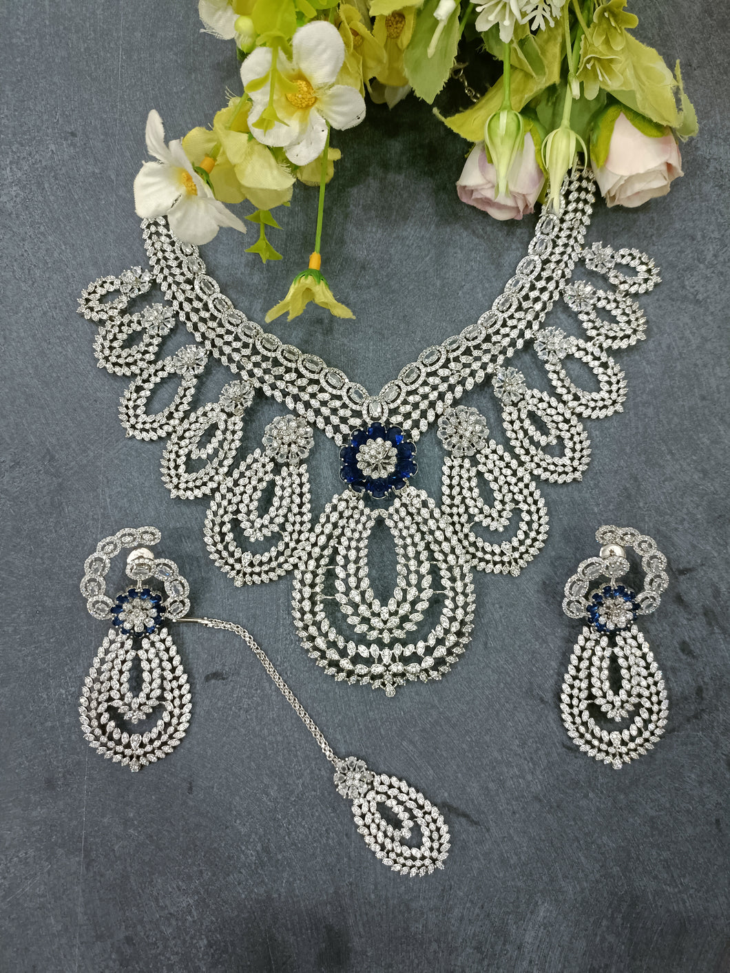 PP7320 “MALA” - MULTI CIRCLE CZ SET WITH BLUE ACCENT AND TIKKA
