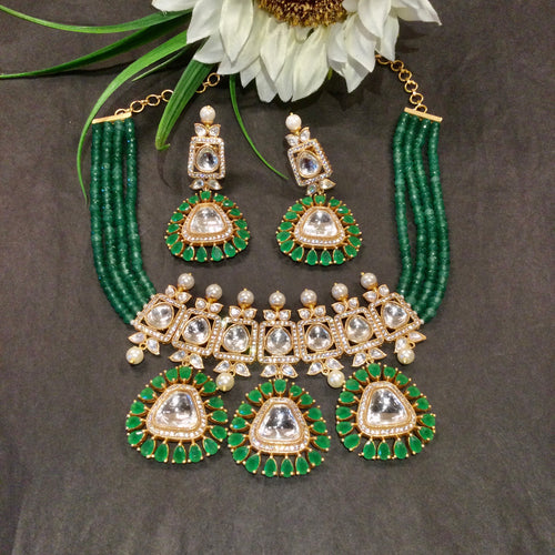 SG3659 LEGACY GREEN KUNDAN SET WITH HANGING TRIANGLE STONES