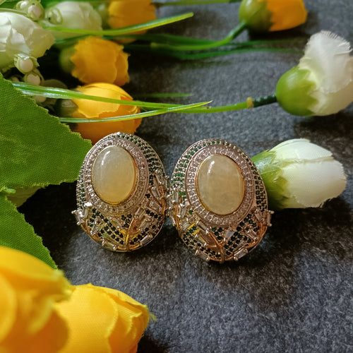 PP6590 EARRING CZ BIG STUDS YELLOW CENTER STONE