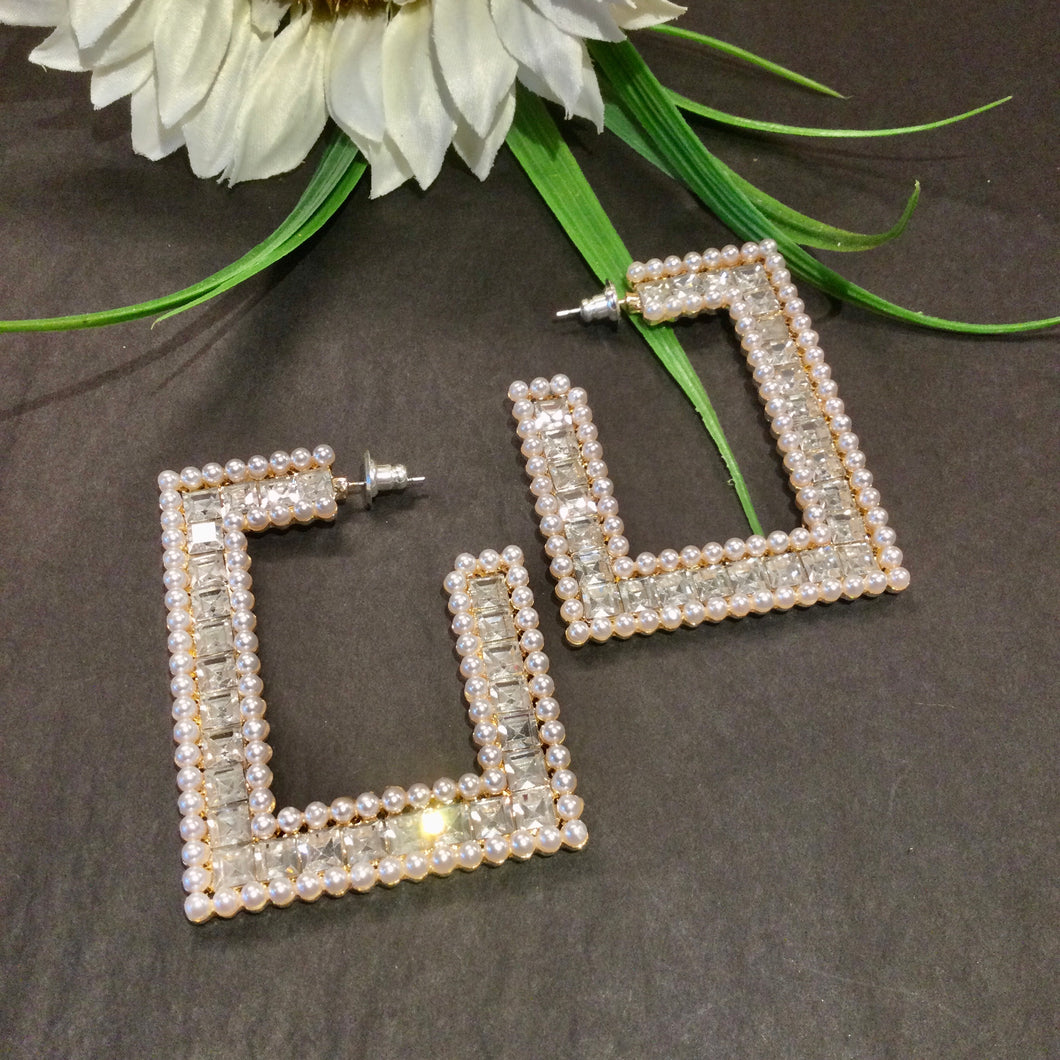 SG3743 EARRINGS RECTANGLE PEARL AND STONE