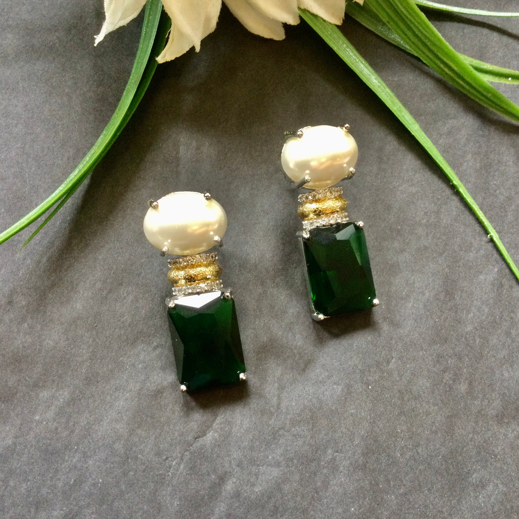 VD163 EARRING EMERALD AND PEARL