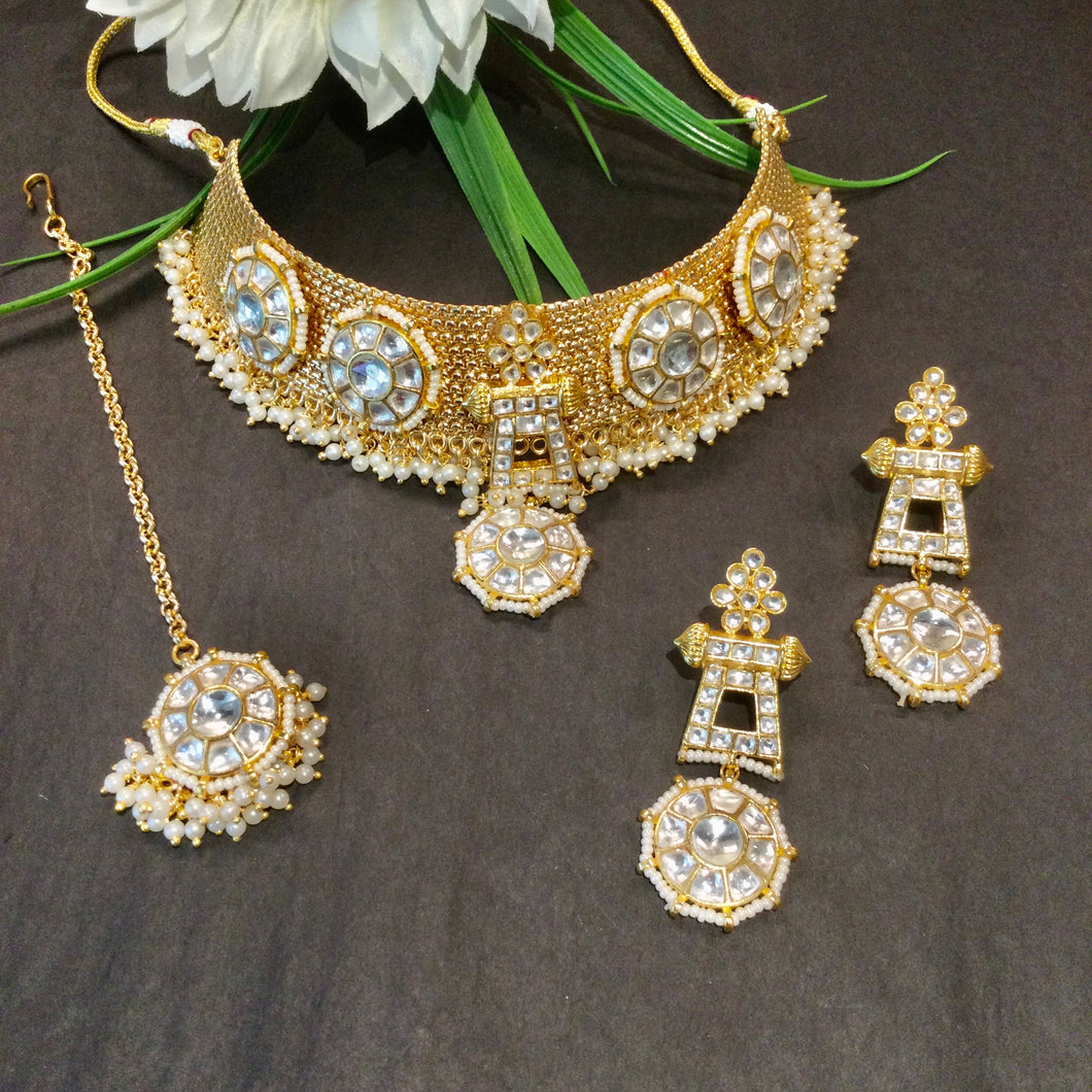 SG3713 LEGACY GOLD CHOKER KUNDAN SET CIRCLES SMALL PEARLS AND CENTER PENDANT WITH EARRINGS AND TIKKA