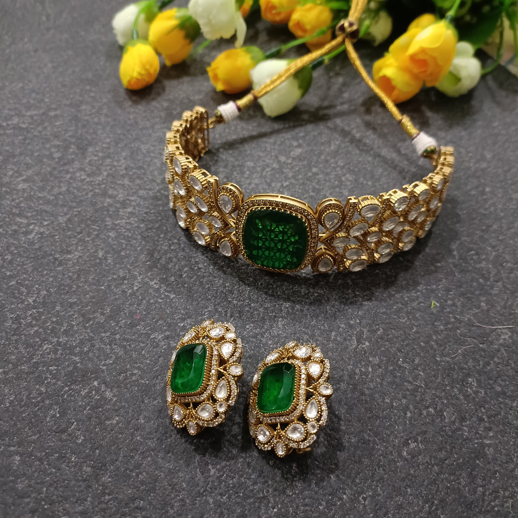 PP6713 LEGACY POLI CHOKER SET WITH CENTER GREEN STONE