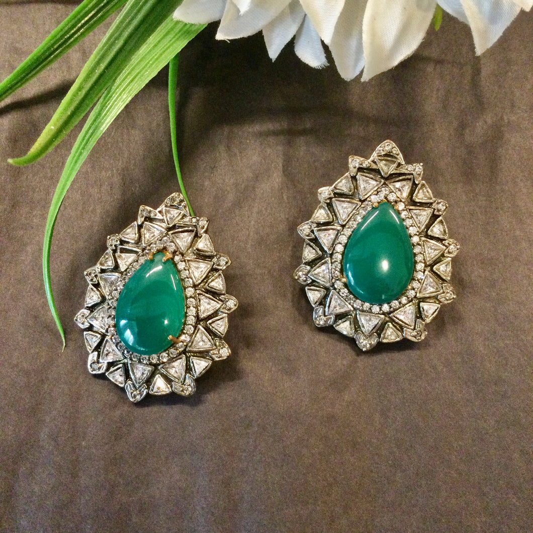 TD308  GREEN VICTORIAN STUDS  ER634B