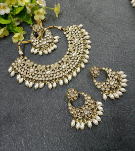 PP5200 LEGACY CAHNTELLE SET WITH PEARLS