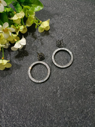 PP5775 EARRING BAGUETTE HOOPS