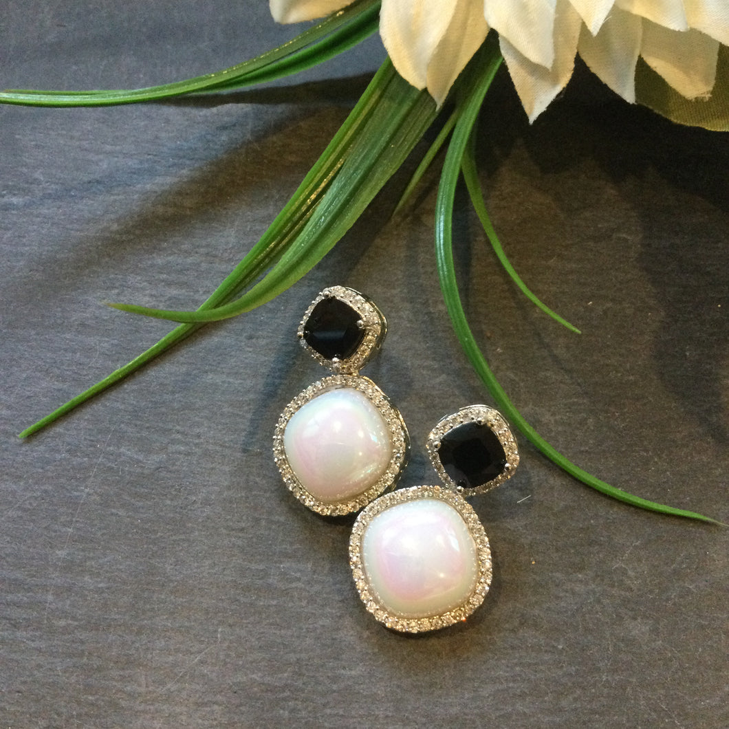 SG3284 EARRING PEARL STONE AND AD