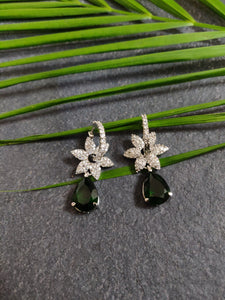 PP4611 EARRING SMALL EMERALD